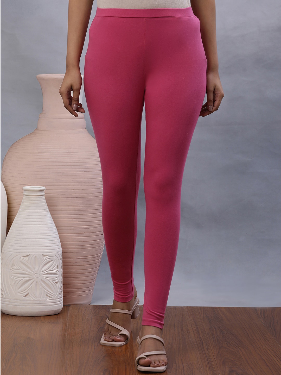 

W Women Ankle-Length Leggings, Pink