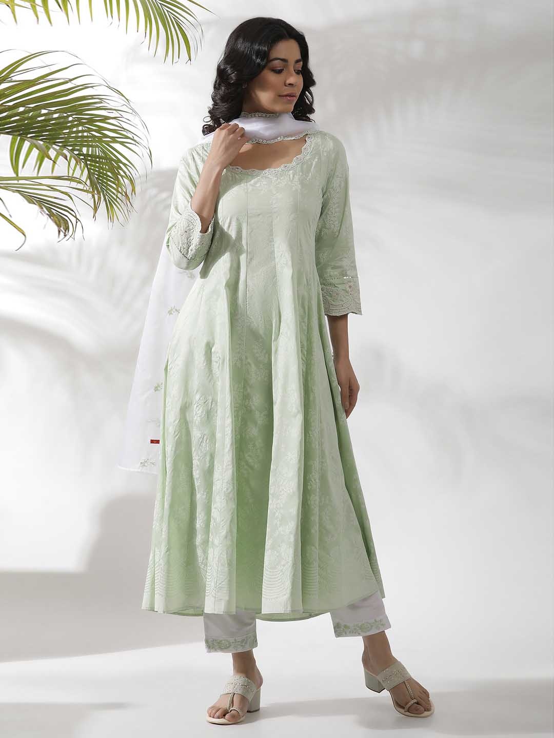 

W Green Floral Printed Regular Anarkali Kurta with Trousers & Dupatta