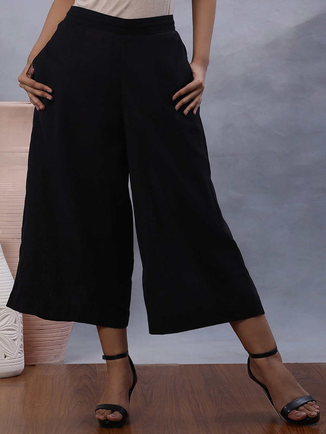 

W Women Flared Culottes, Black