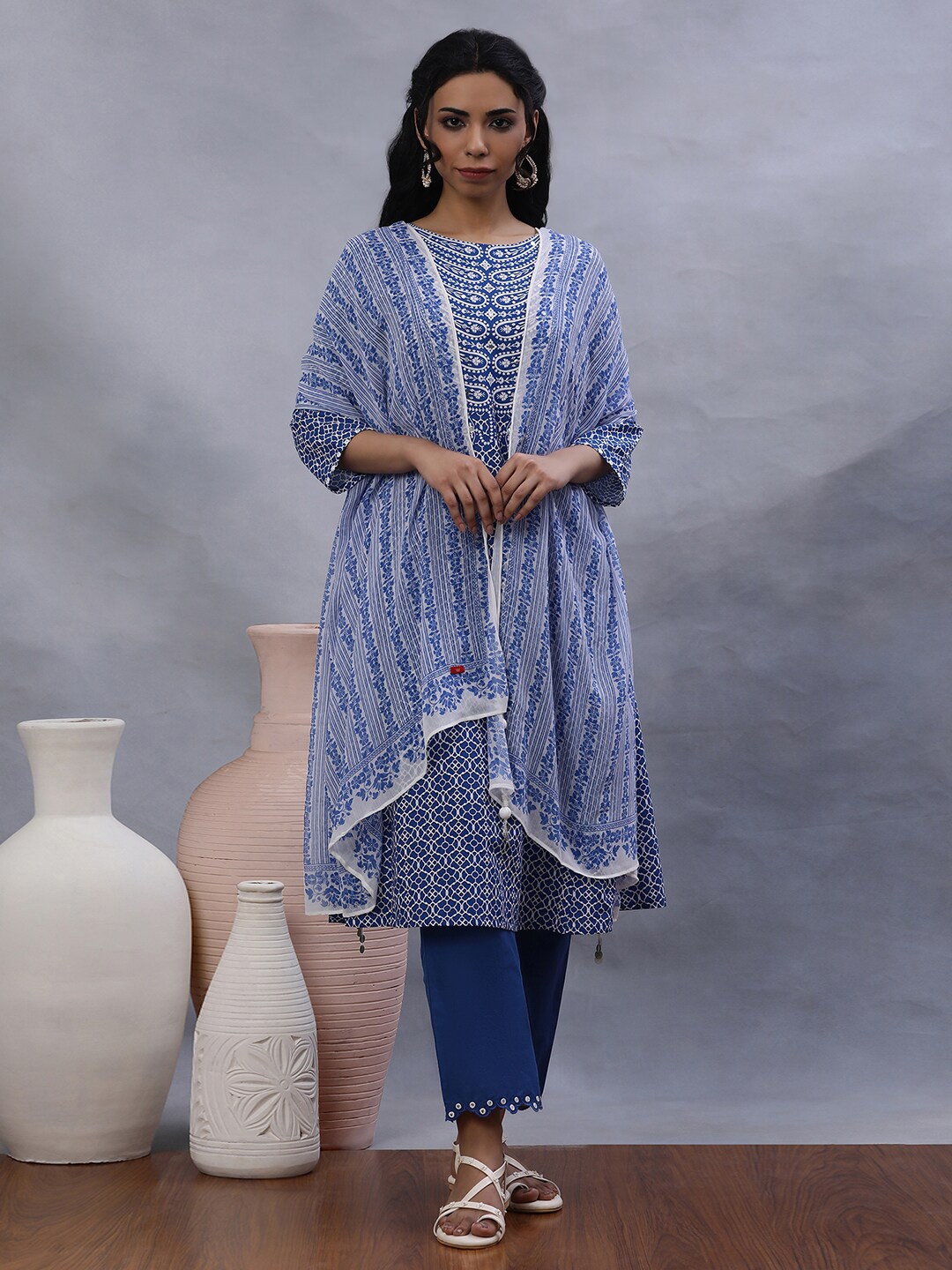 

W White Floral Printed Chiffon Dupatta