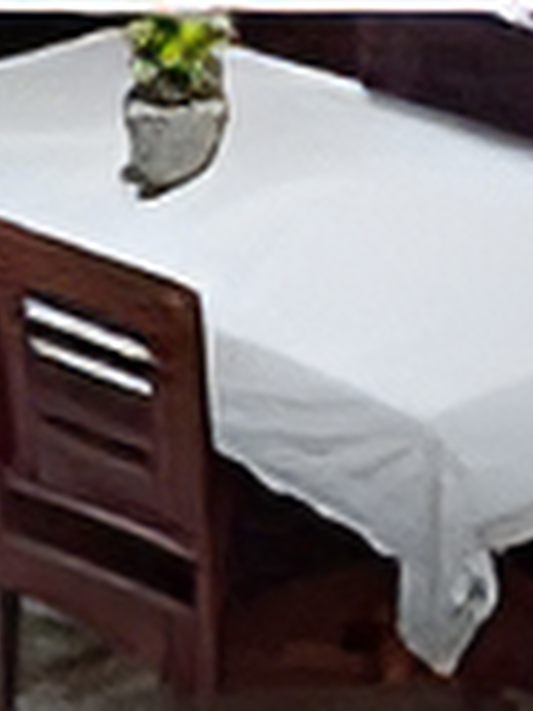 

CASA-NEST White Plastic 6-Seater Table Cover