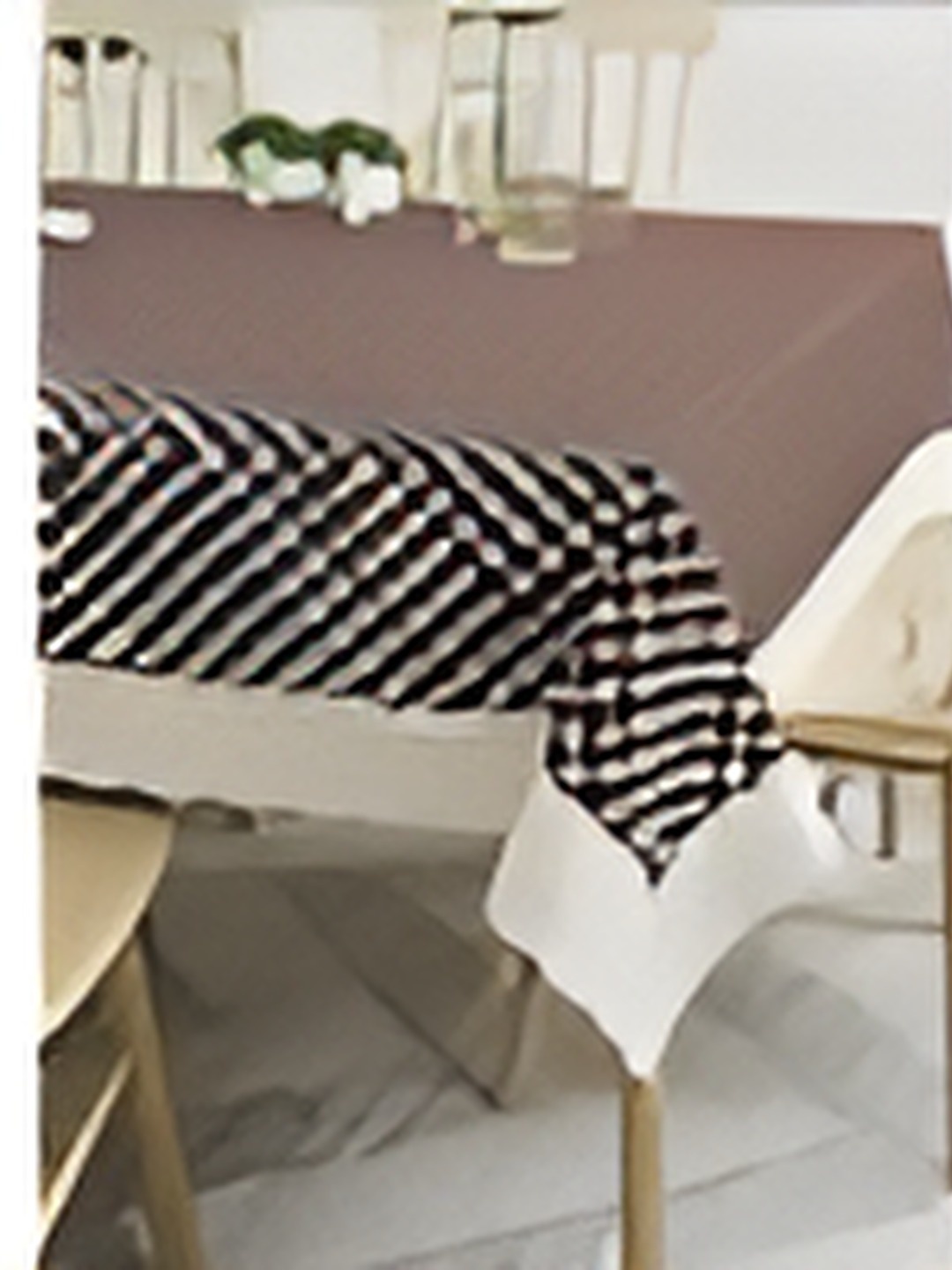 

CASA-NEST Brown Plastic 6-Seater Table Cover