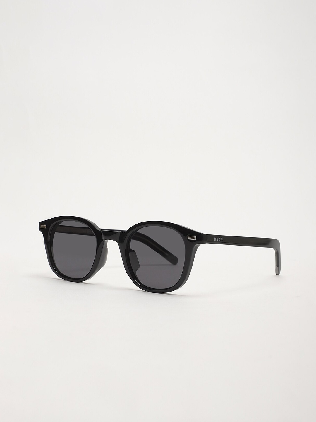 

THE BEAR HOUSE Men Round Sunglasses BSG-UPDA-BK, Black