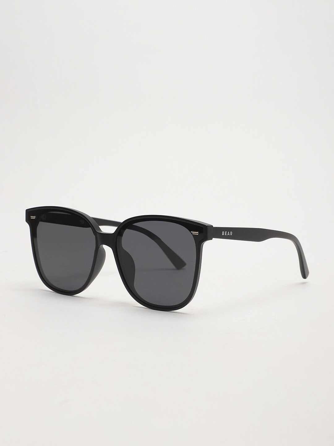 

THE BEAR HOUSE Men Oversized Sunglasses BSG-VETSBY-BK, Black