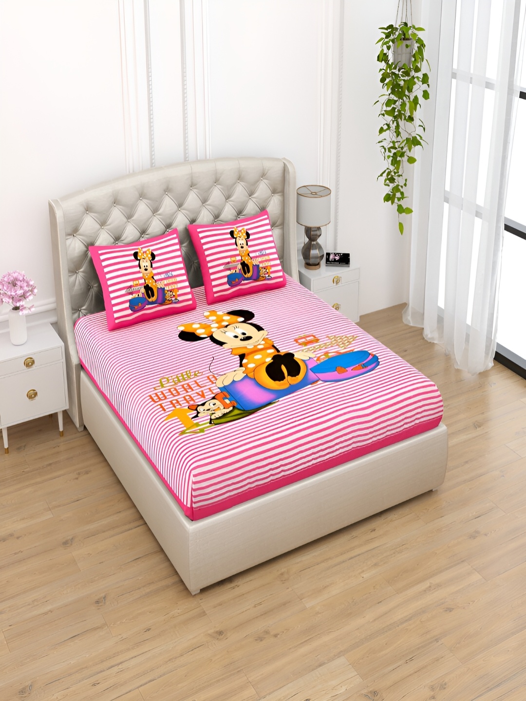 

Runjhun Pink & White Cartoon Characters Cotton 144 TC Queen Bedsheet Set