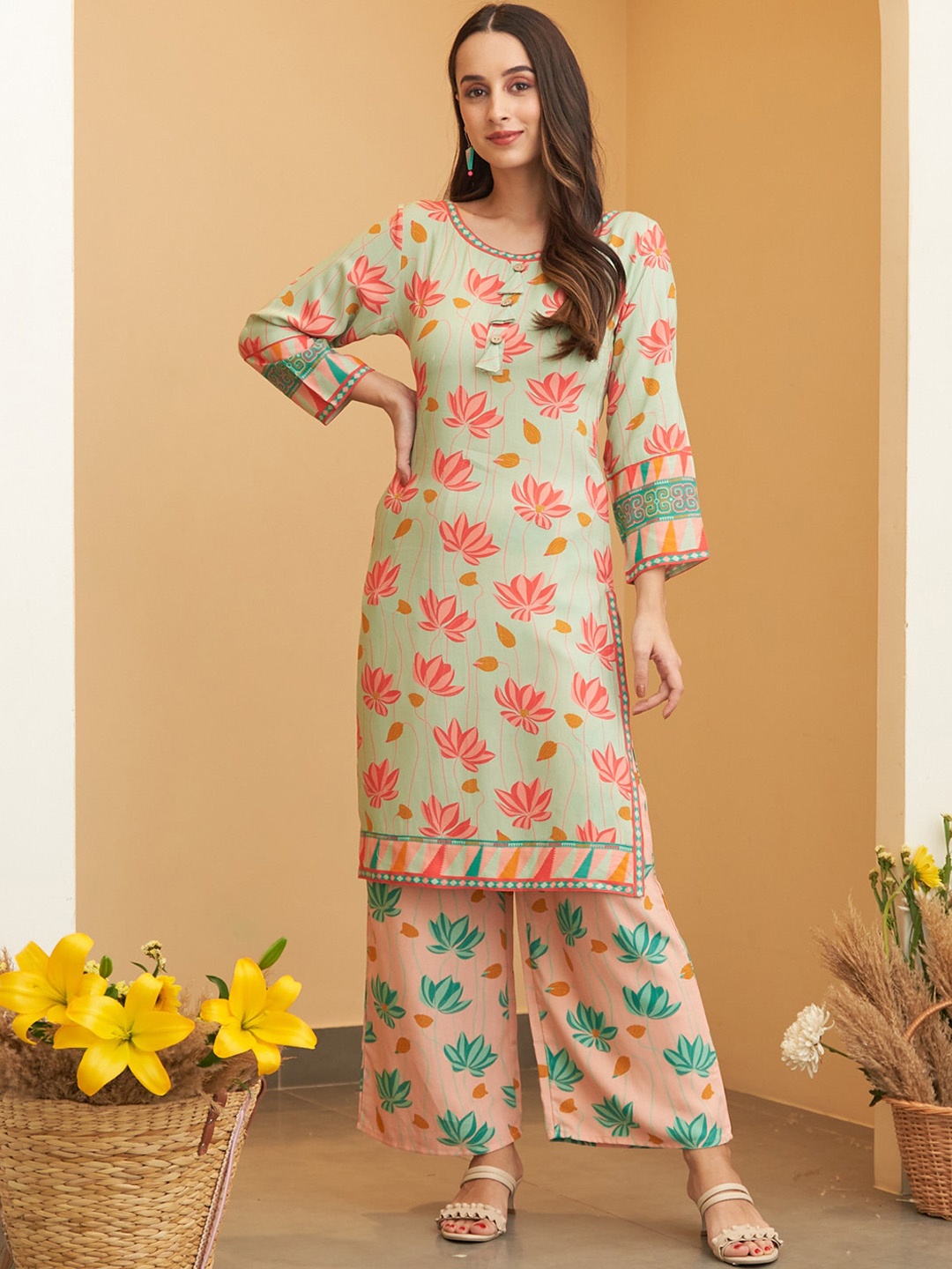 

Rustorange Floral Printed Regular Straight Kurta with Palazzos, Green