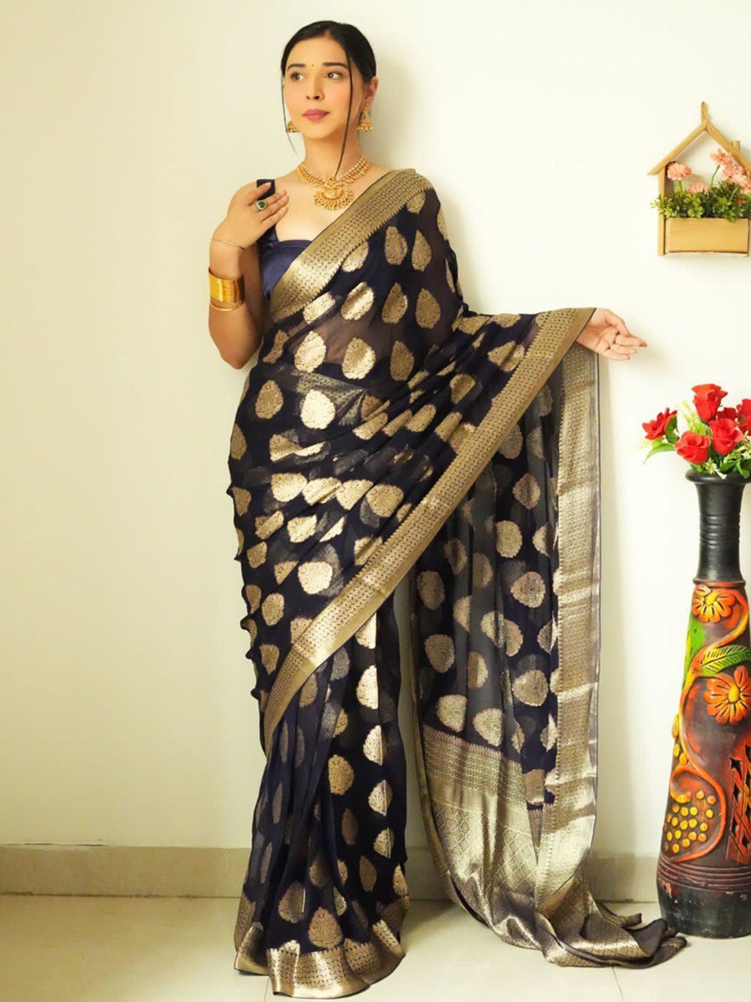 

Naishu Trendz Ethnic Motif Woven Design Pure Silk Kanjivaram Ready To Wear Zari Saree, Black