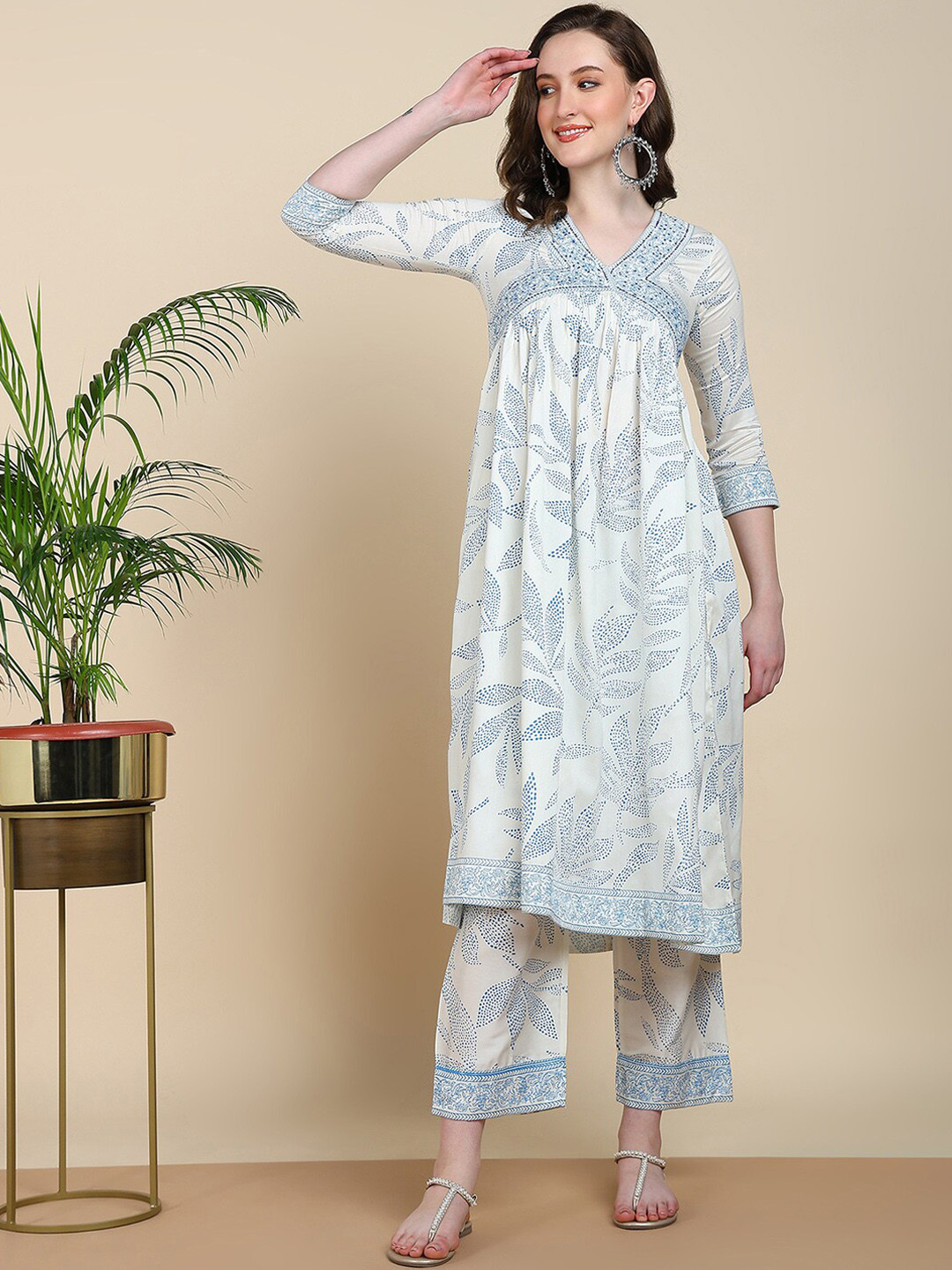 

HERE&NOW Floral Printed Sequinned Empire Pure Silk Kurta with Trousers, White