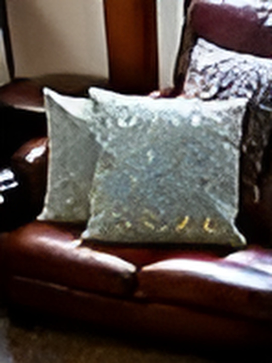 

CASA-NEST Silver-Toned Cushion Covers