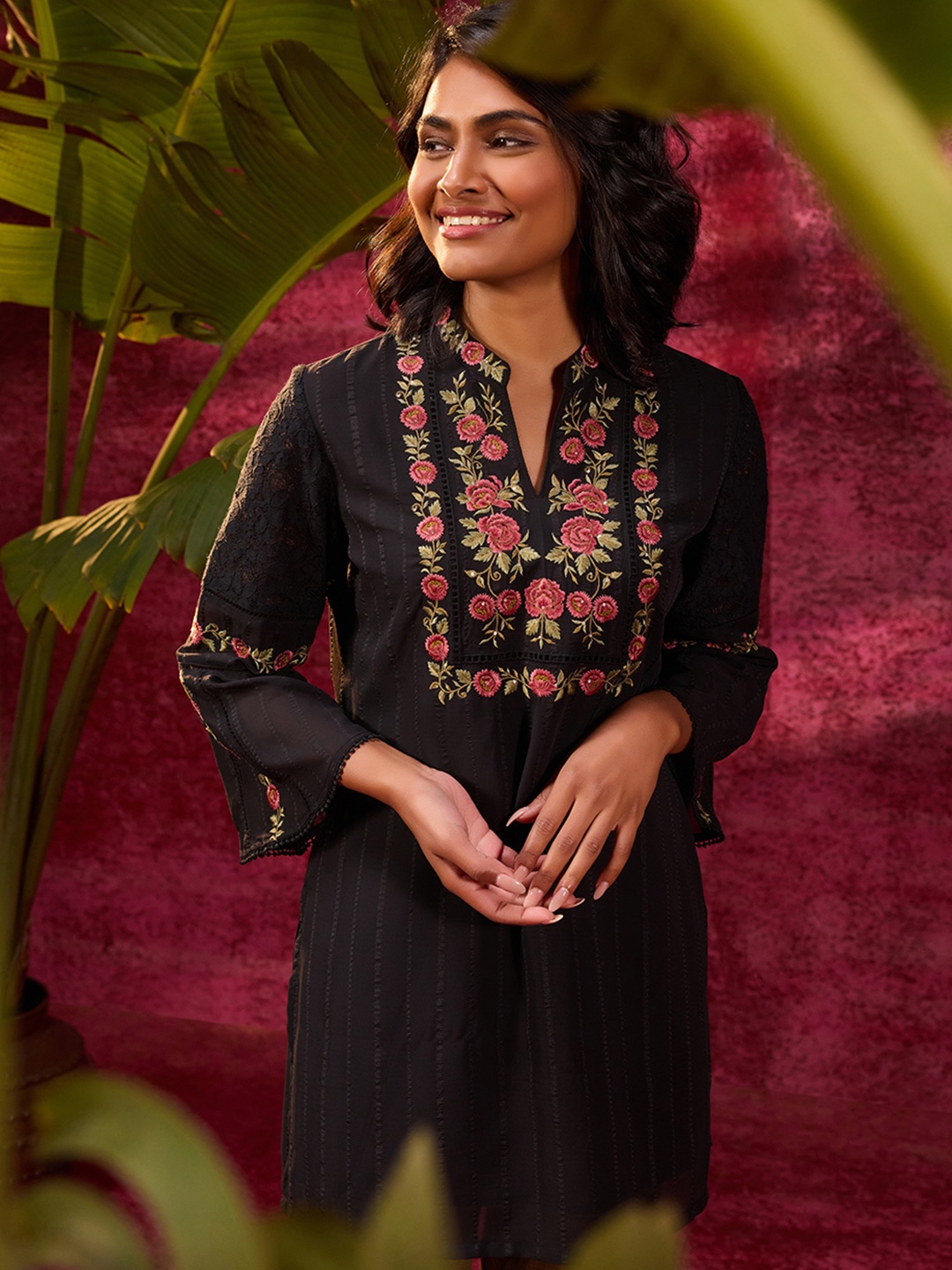 

Lakshita Floral Embroidered Thread Work Kurti, Black