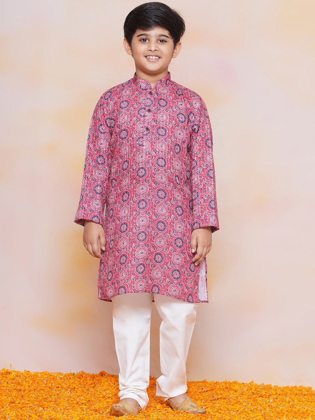 

Aj DEZInES Boys Floral Printed Straight Mandarin Collar Pure Cotton Kurta With Pyjama, Pink