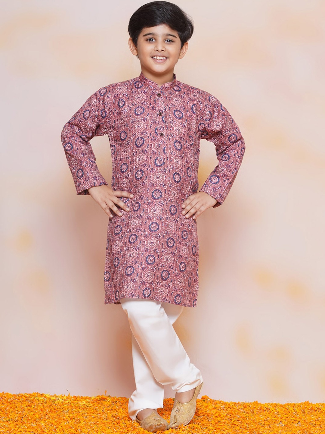 

Aj DEZInES Boys Floral Printed Straight Mandarin Collar Pure Cotton Kurta With Pyjama, Purple