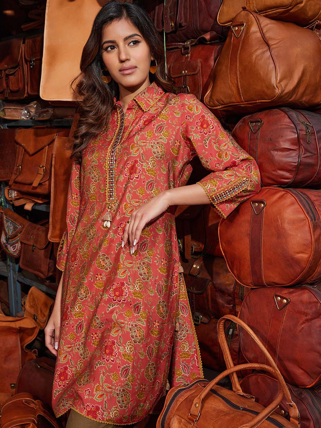 

Lakshita Floral Printed Shirt Collar Pure Cotton Straight Kurta, Red