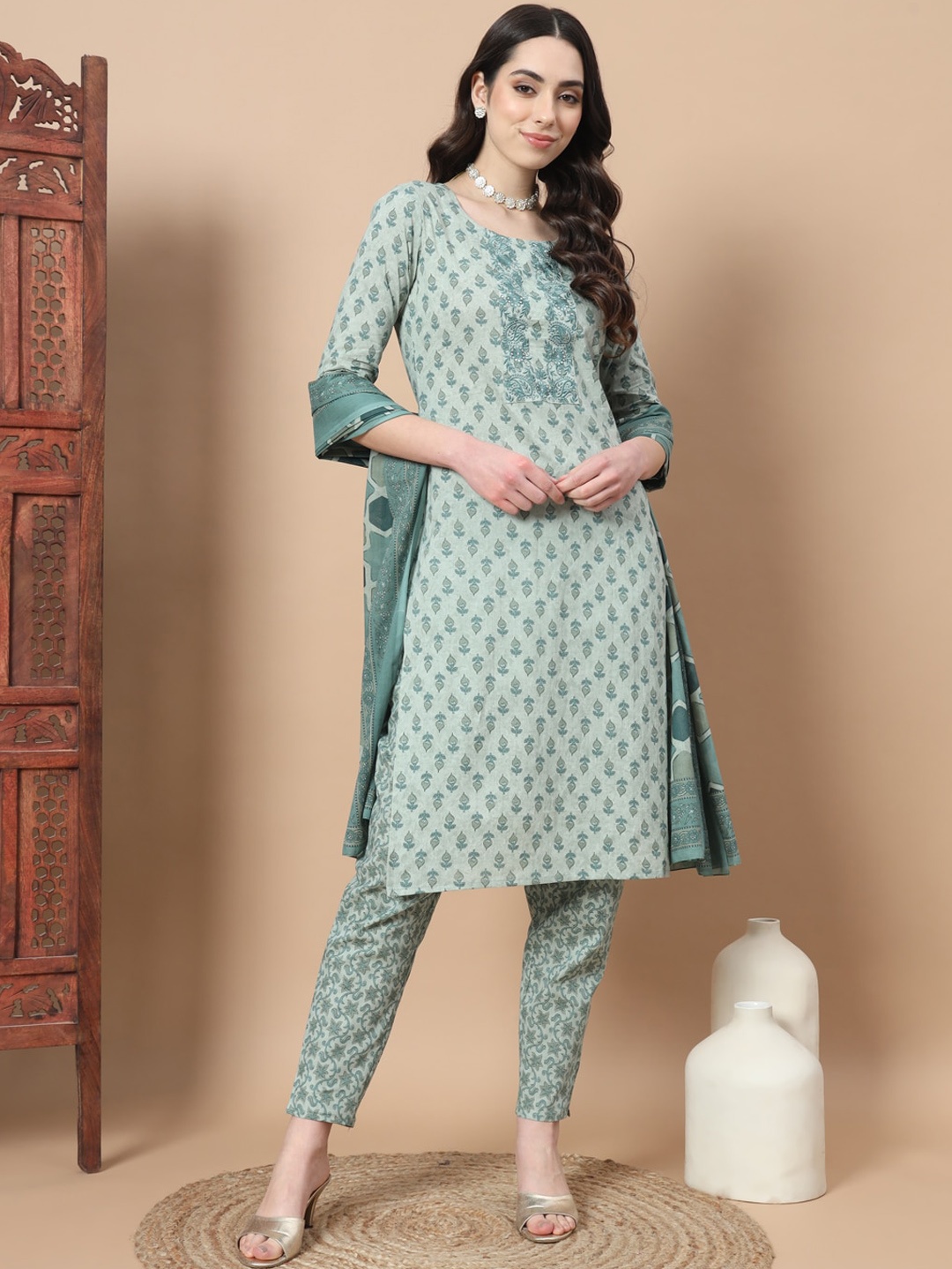 

Yufta Ethnic Motifs Embroidered Thread Work Pure Cotton Kurta With Trousers & Dupatta, Green