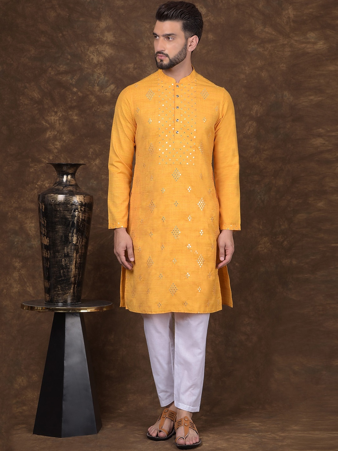 

HOUSE OF DEYANN Ethnic Motifs Embroidered Mirror Work Kurta With Pyjamas, Yellow