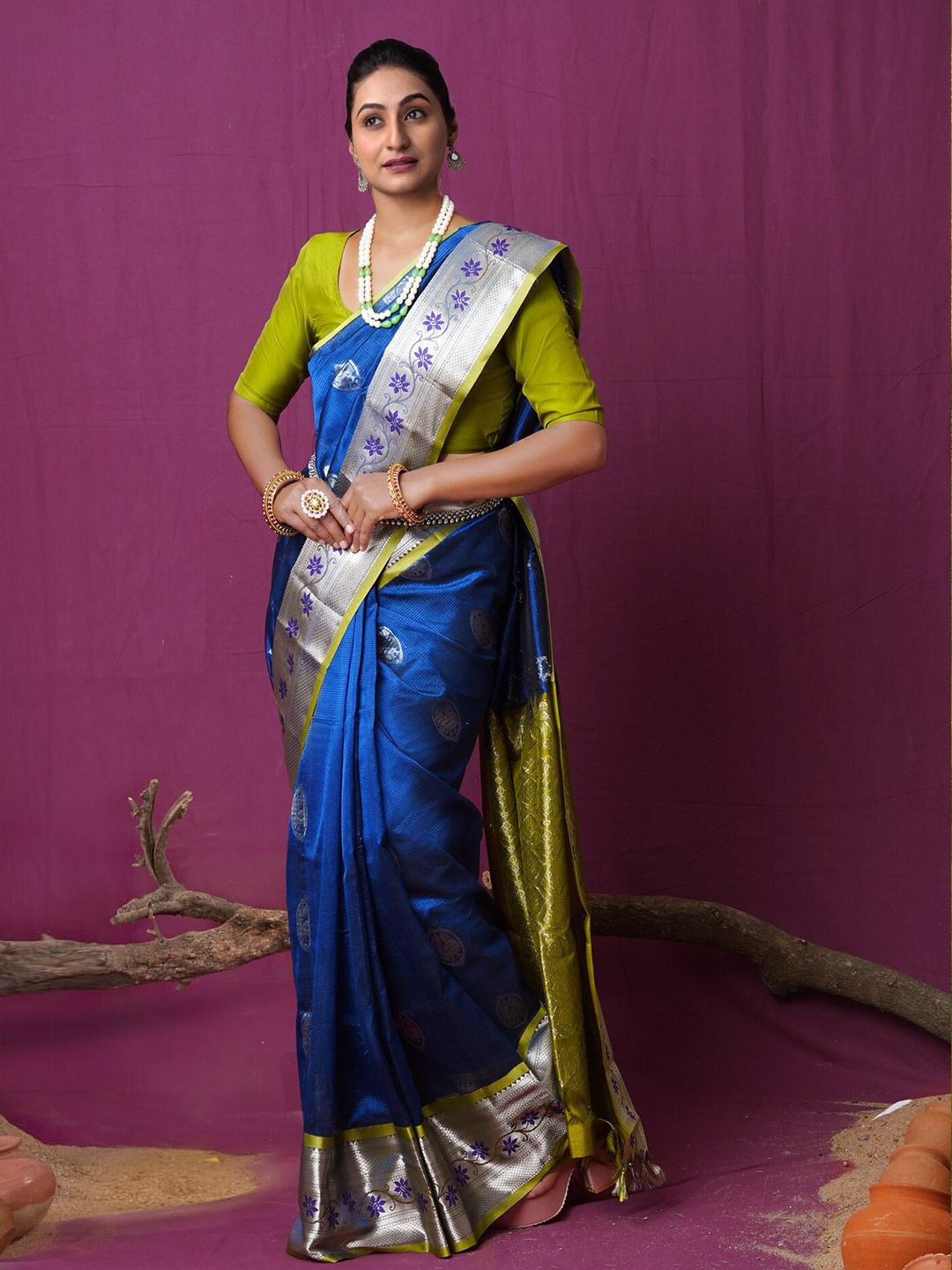 

Unnati Silks Ethnic Motifs Woven Design Zari Silk Cotton Kanjeevaram Saree, Blue