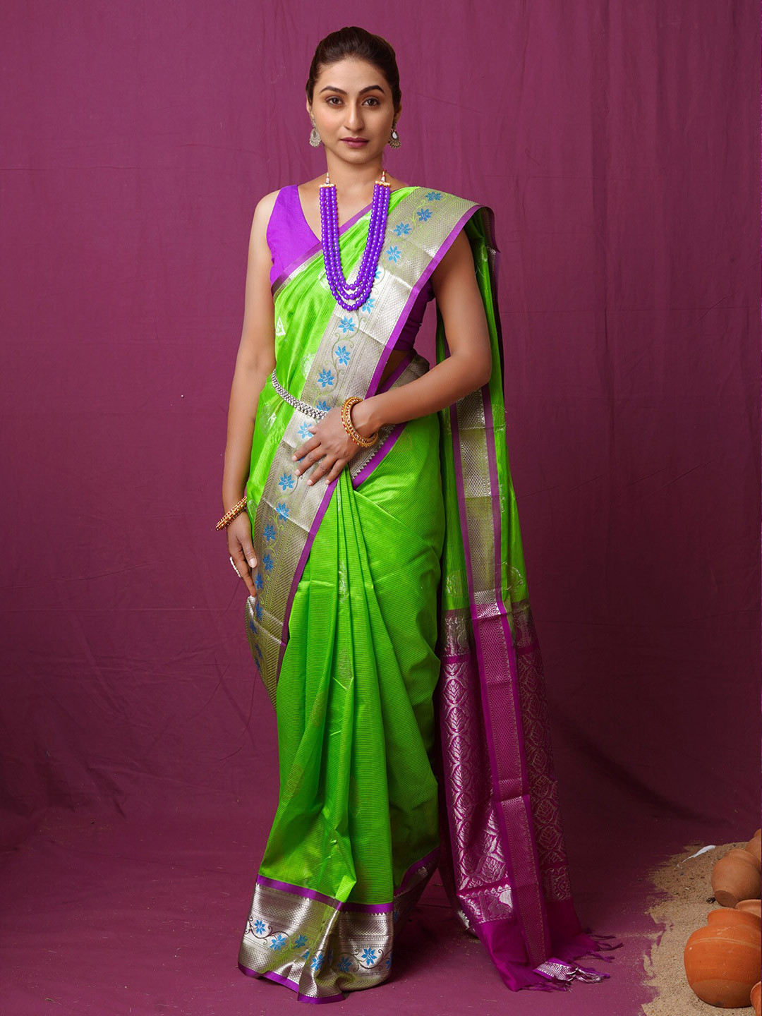 

Unnati Silks Ethnic Motifs Woven Design Zari Silk Cotton Kanjeevaram Saree, Green