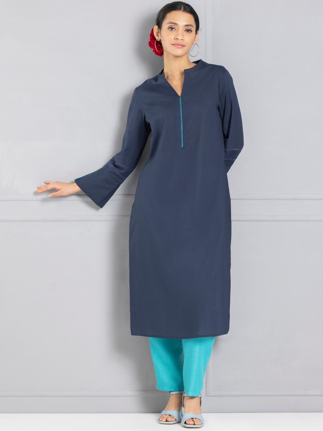 

SHAYE Band Collar Long Sleeves Ethnic Kurta, Navy blue