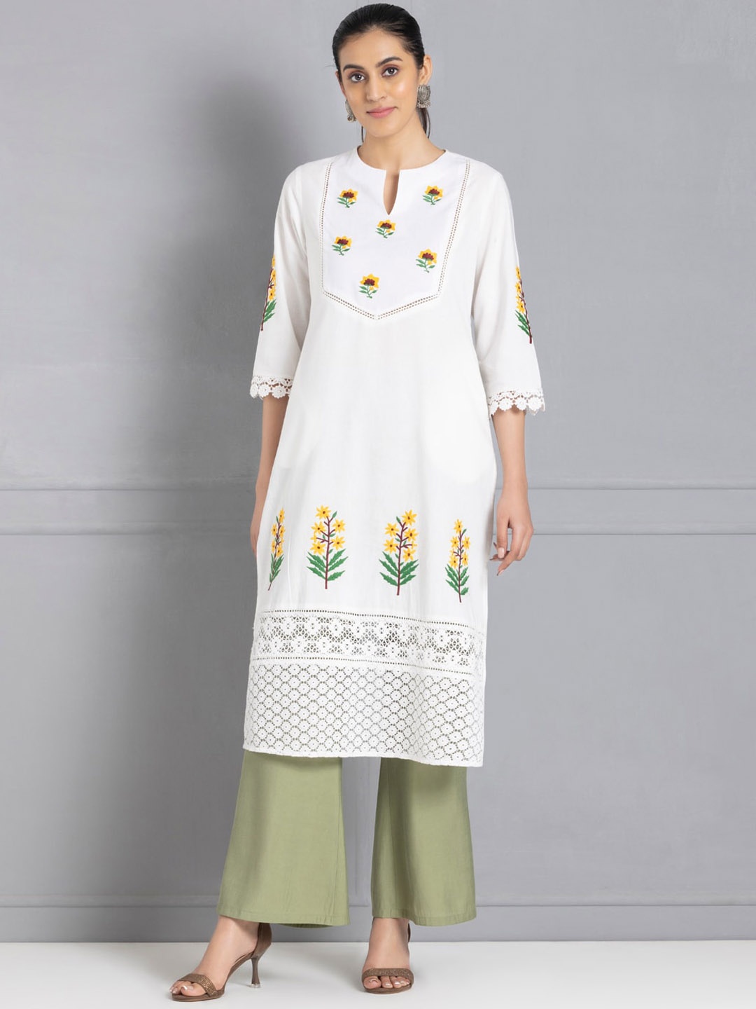 

SHAYE Floral Embroidered Three-Quarter Sleeves Kurta, White