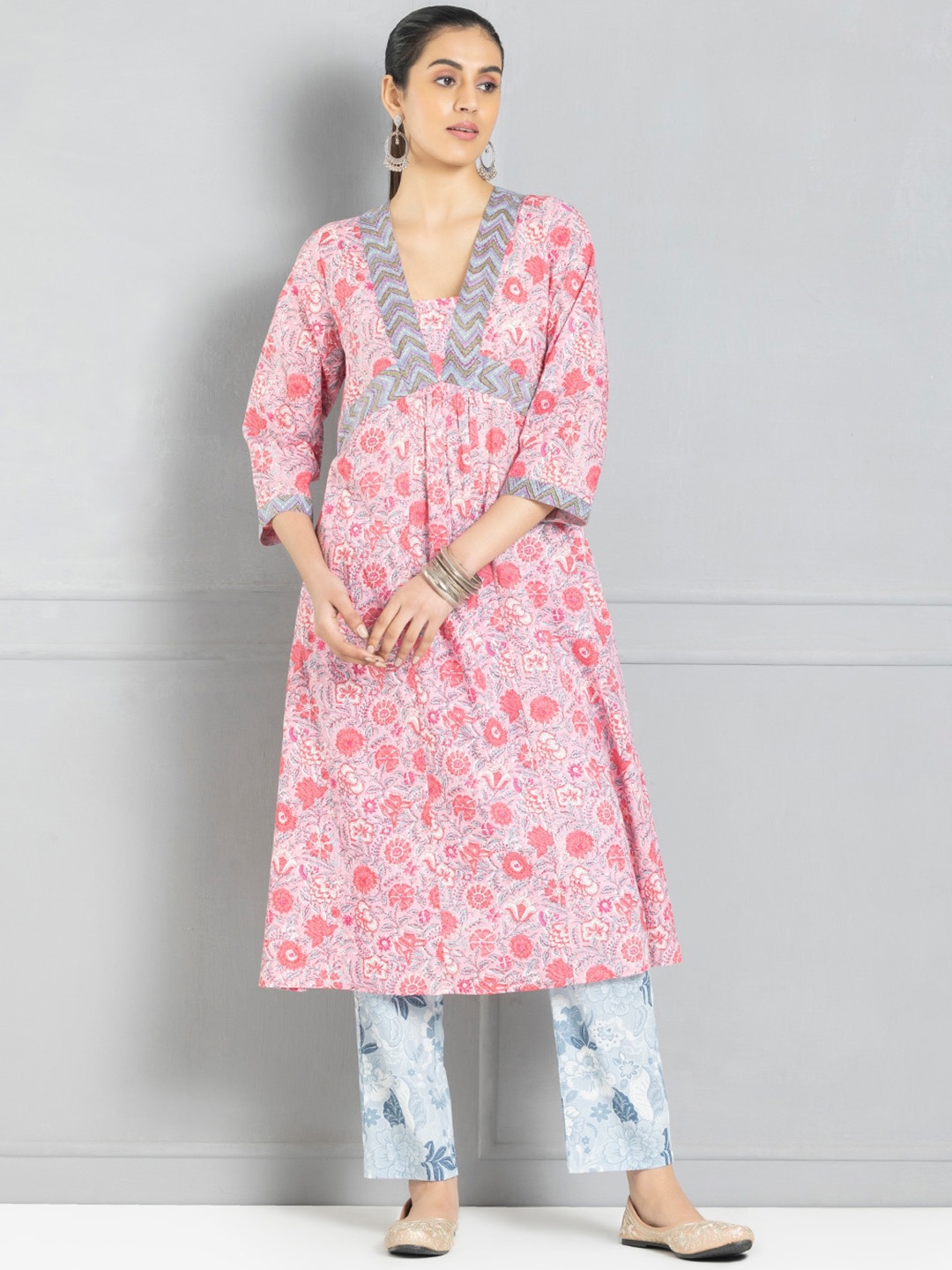 

SHAYE Floral Printed Empire Pure Cotton Kurta with Trouser, Pink