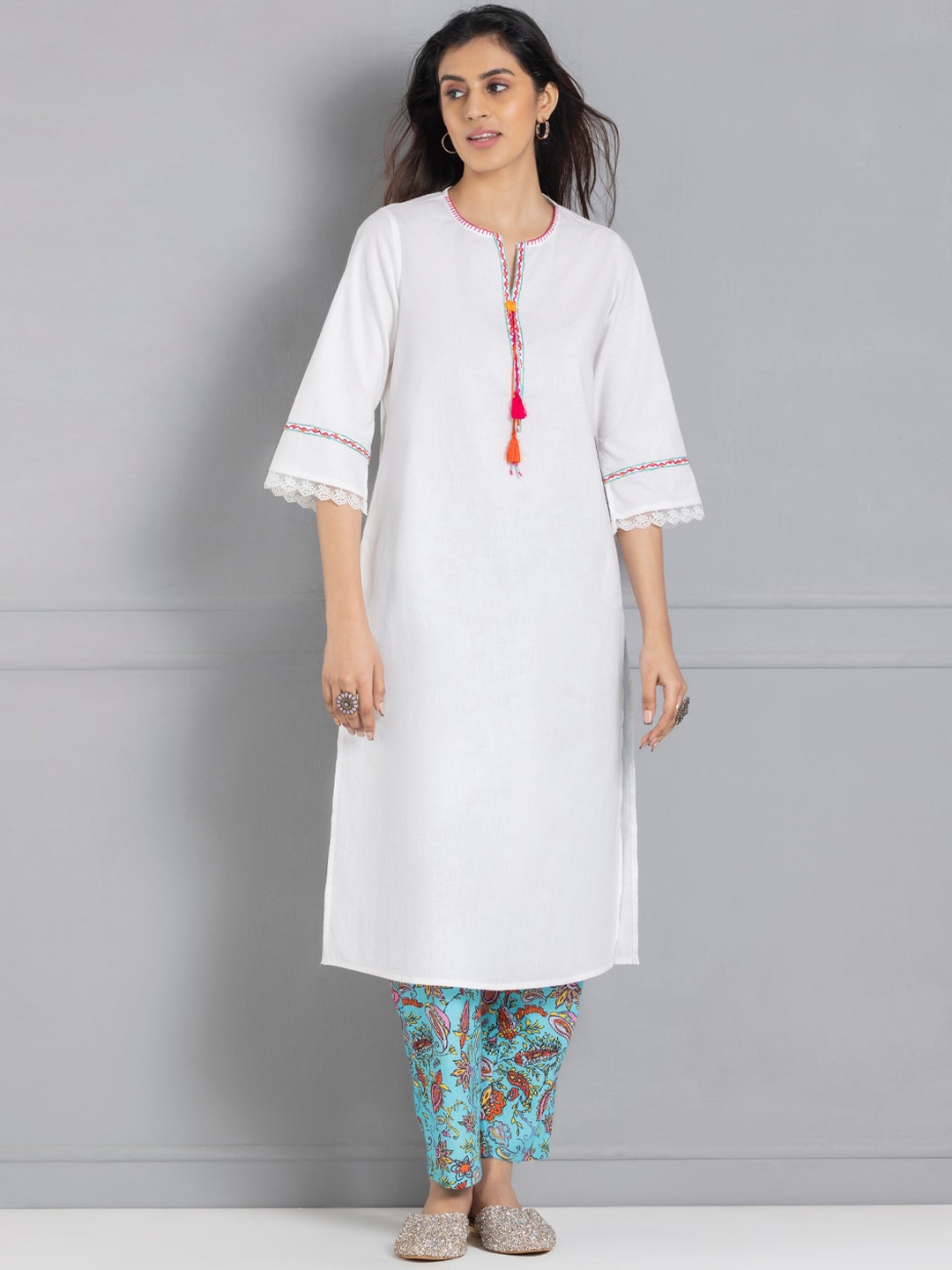 

SHAYE Notched Neck Thread Work Lace Pure Cotton Straight Kurta, White