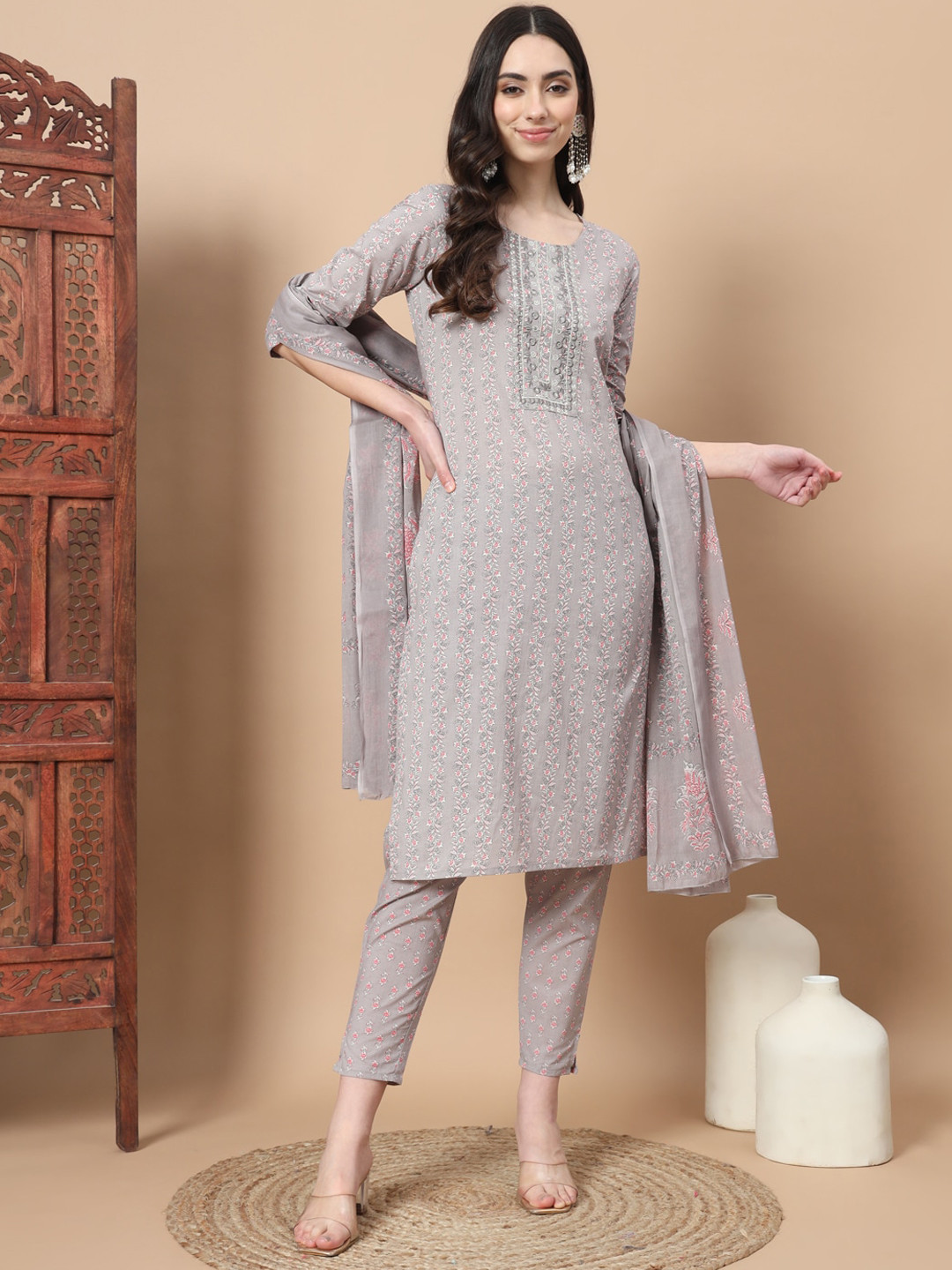 

Yufta Floral Printed Round Neck Thread Work Pure Cotton Kurta with Trousers & With Dupatta, Mauve