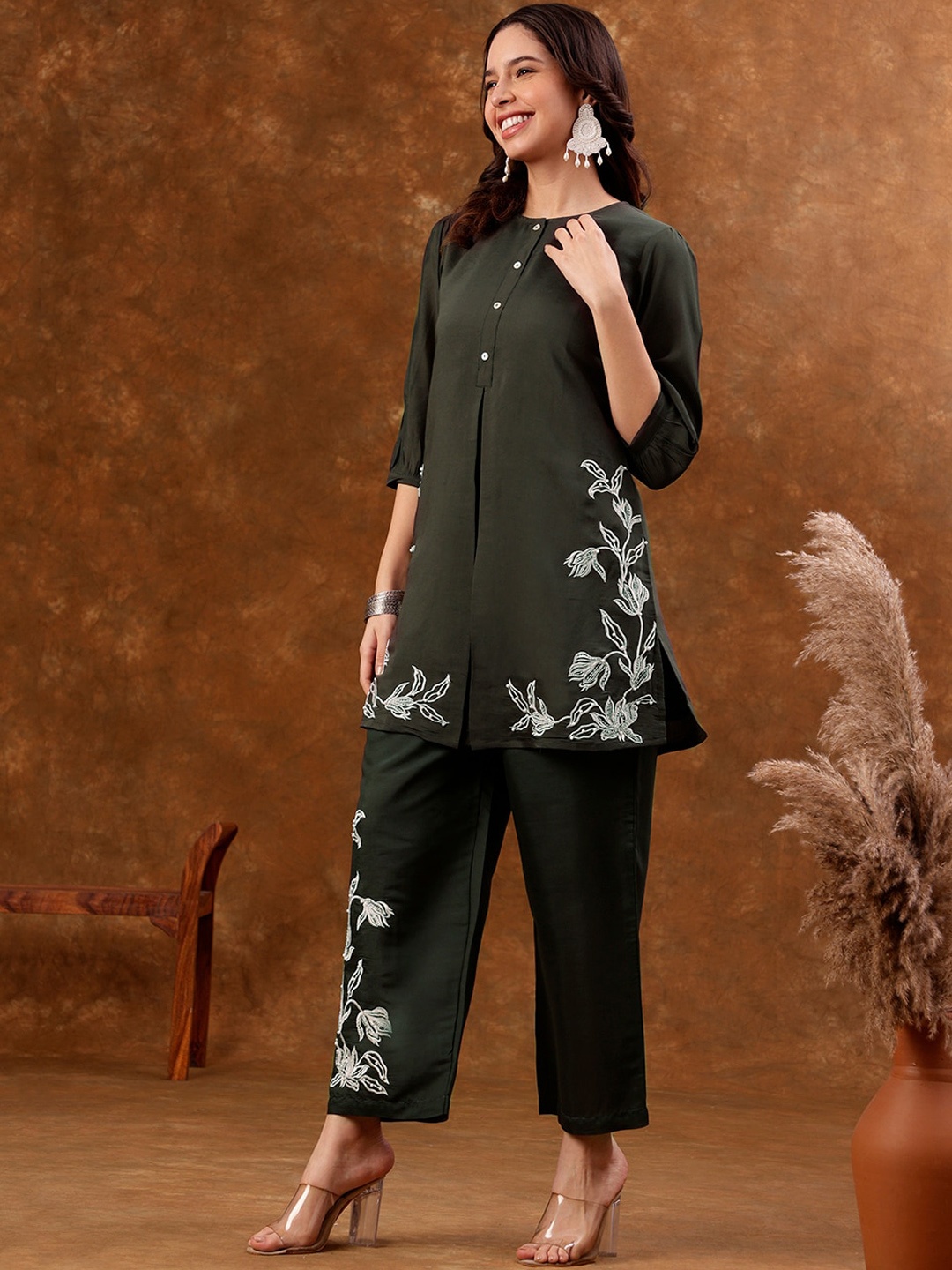 

Anouk Grey Floral Embroidered Co-ords Set