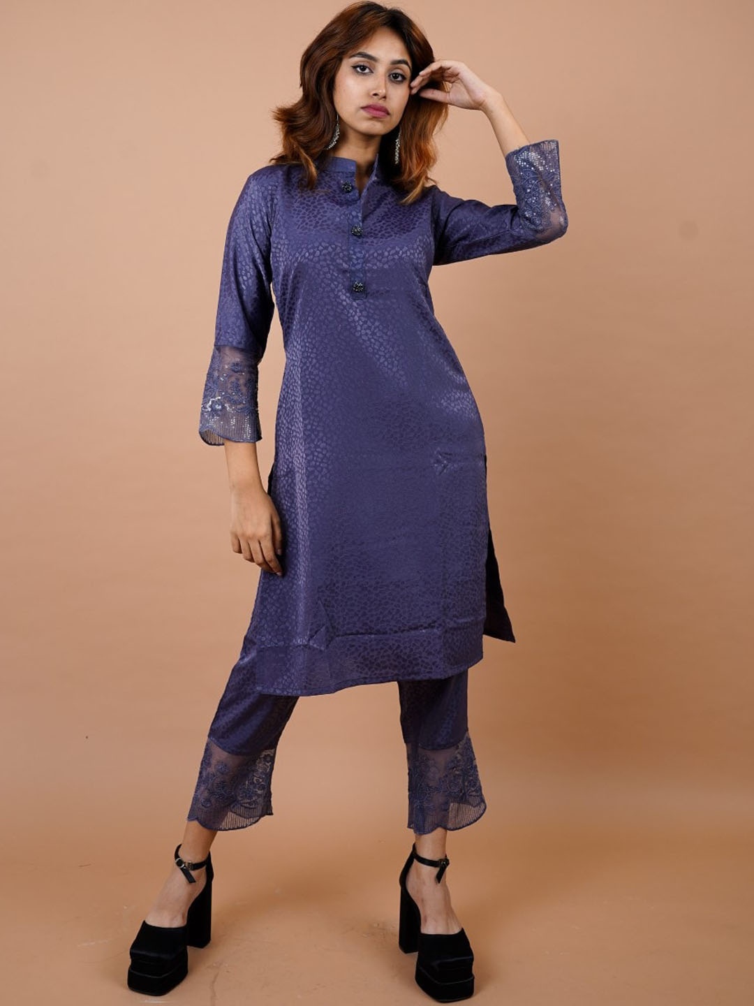 

HOUSE OF MIRA Floral Embroidered Regular Kurta With Trousers, Blue