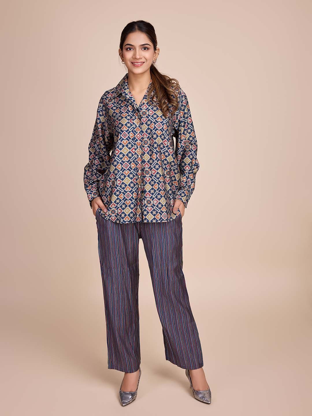 

HOUSE OF MIRA Ethnic Motifs Printed Shirt & Trousers, Navy blue