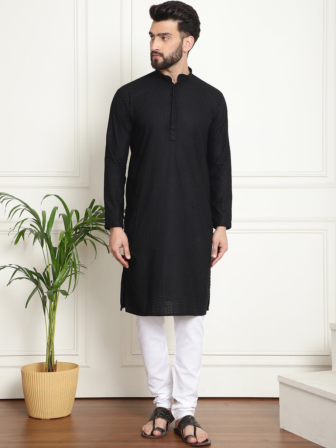 

SOJANYA Geometric Embroidered Mandarin Collar Thread Work Pure Cotton Kurta with Churidar, Black