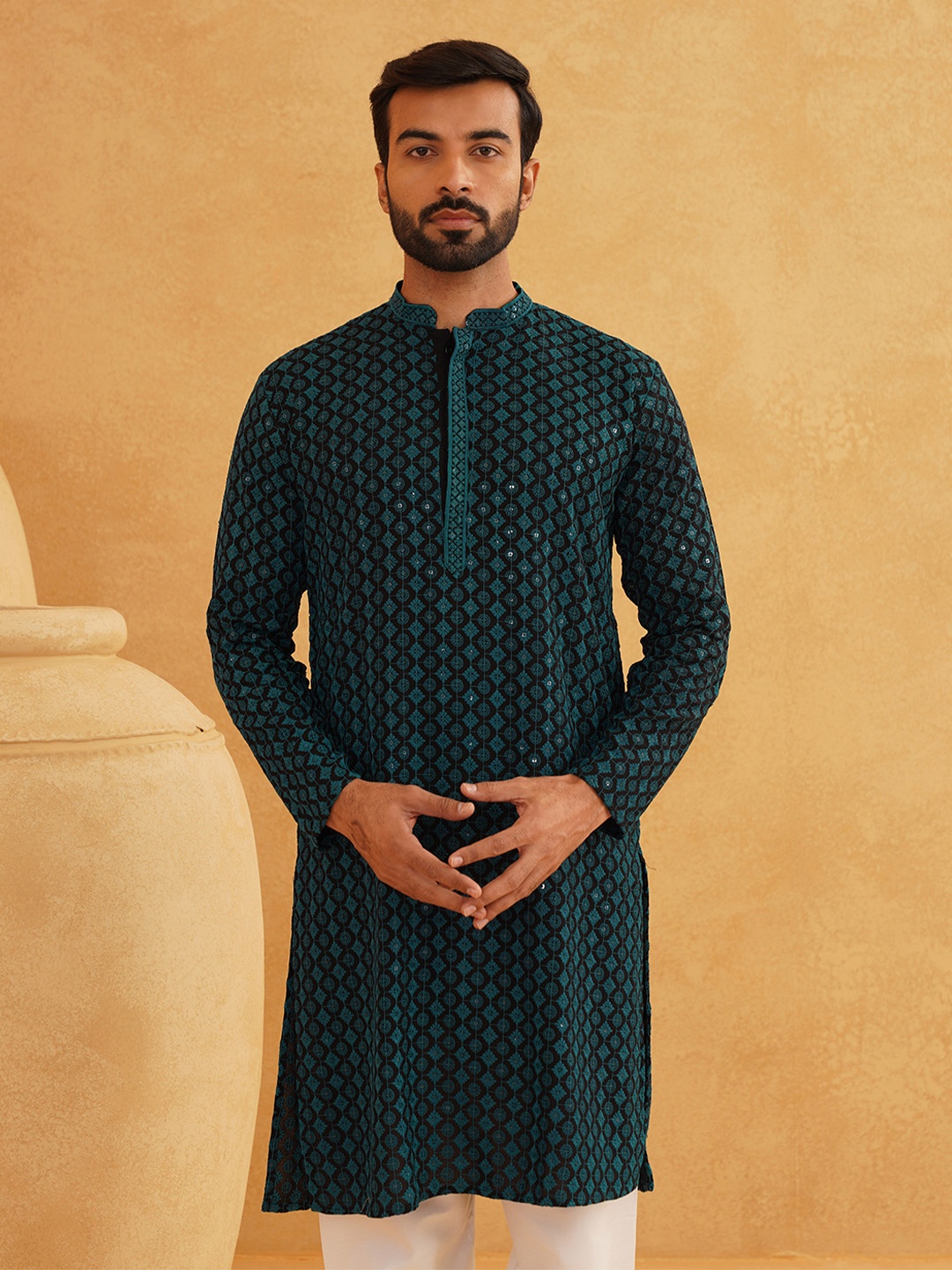 

SOJANYA Geometric Embroidered Sequinned Pure Cotton Straight Kurta, Teal