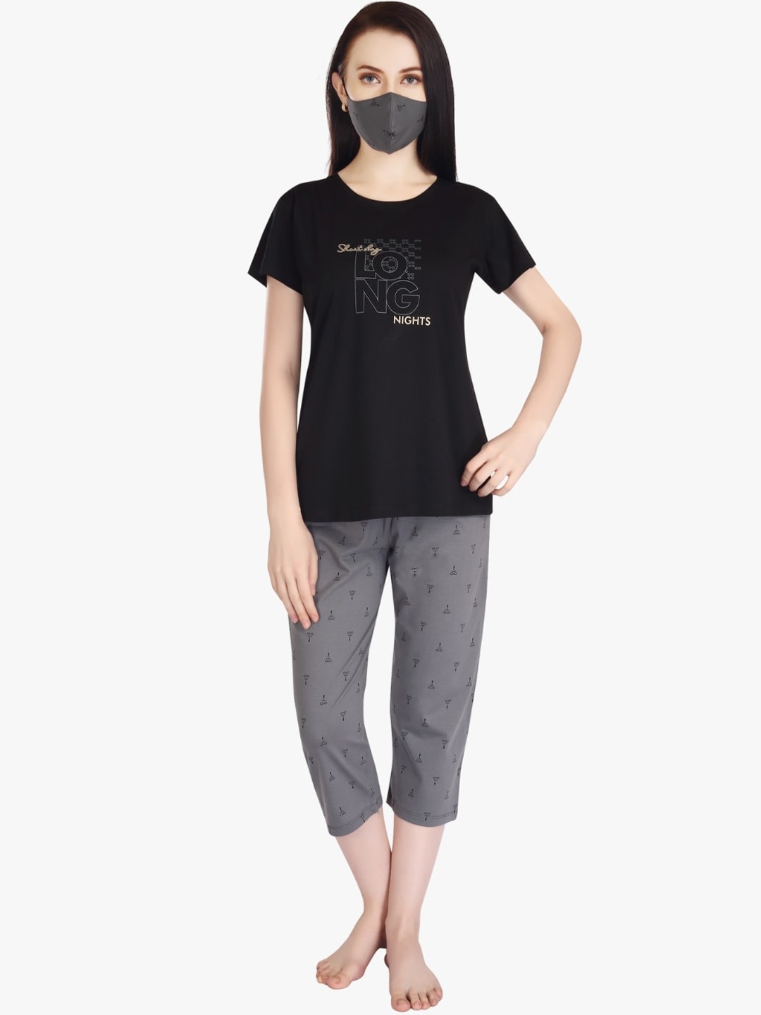 

QUIRA Typography Printed Pure Cotton Night suit, Black