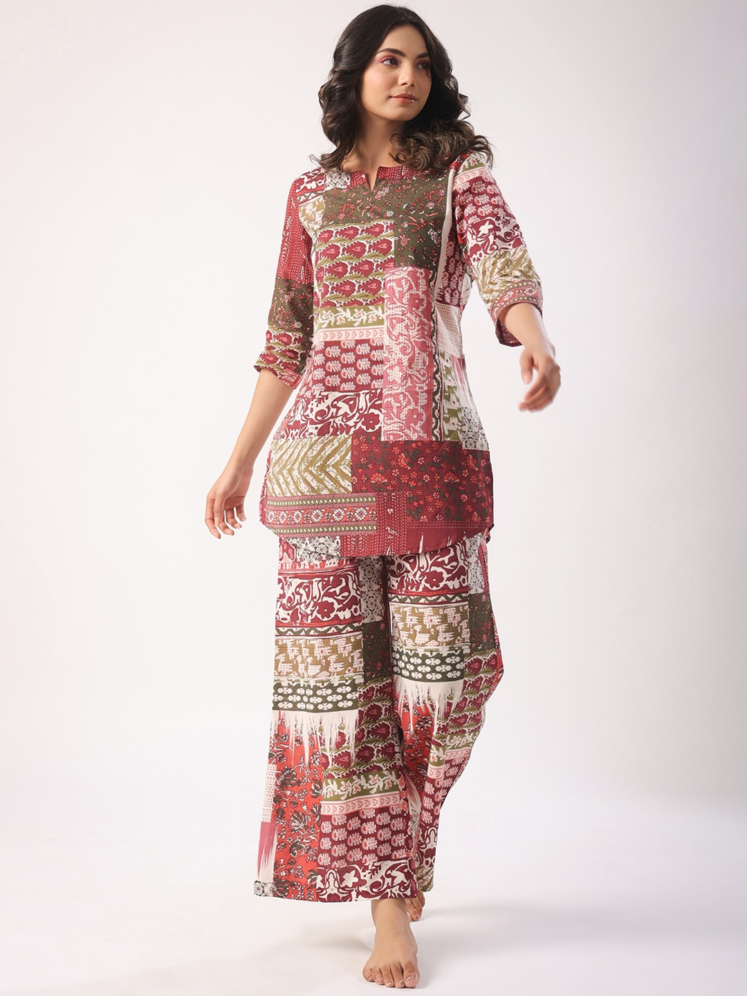 

JISORA White Ethnic Motifs Printed Three-Quarter Sleeves Kurti With Pyjamas