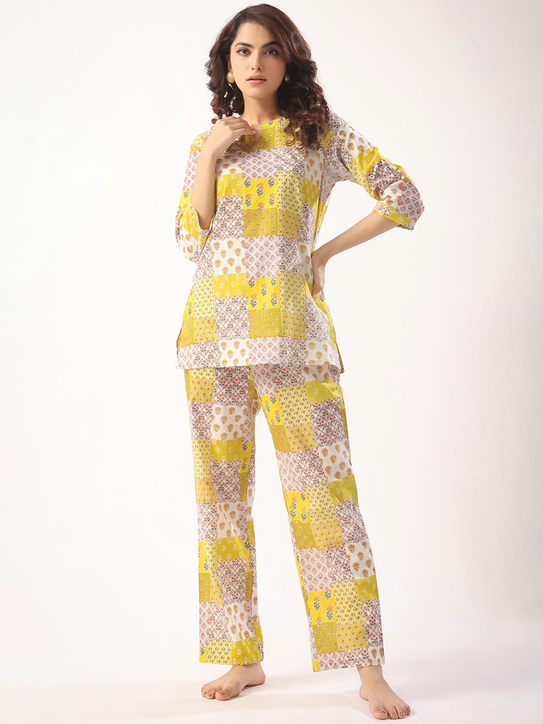 

JISORA Yellow Ethnic Motifs Printed Night suit