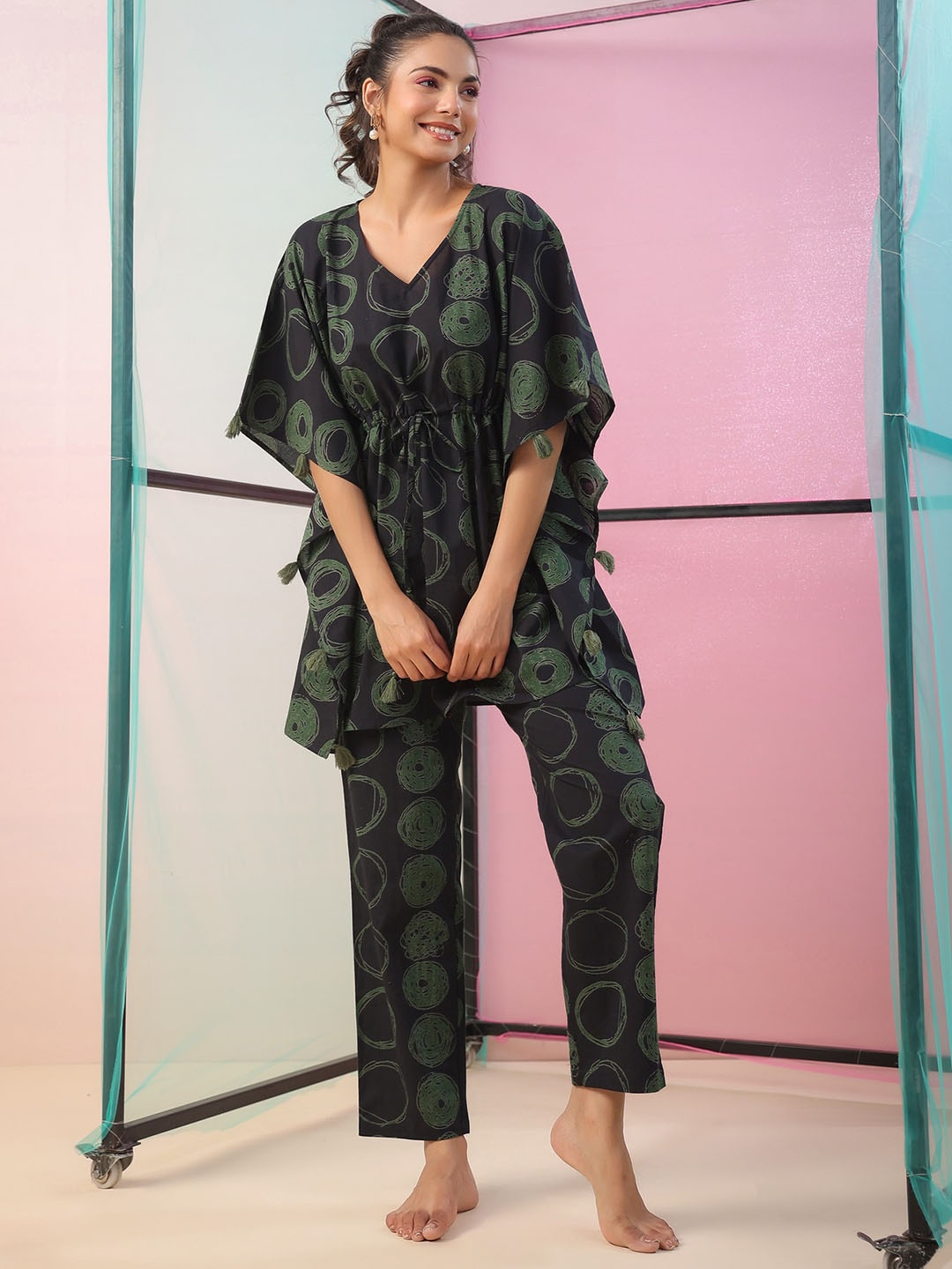 

JISORA Geometric Printed V-Neck Kaftan With Pyjamas, Black