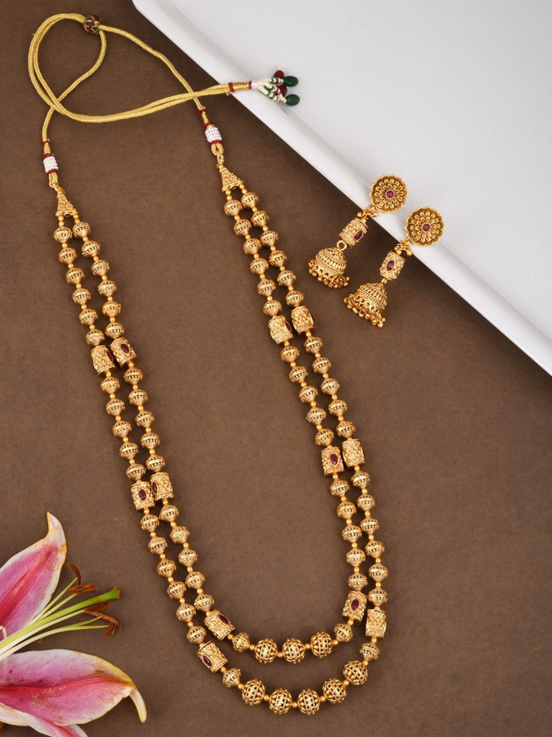 

Designbox Stones-Studded Jewellery Set, Gold