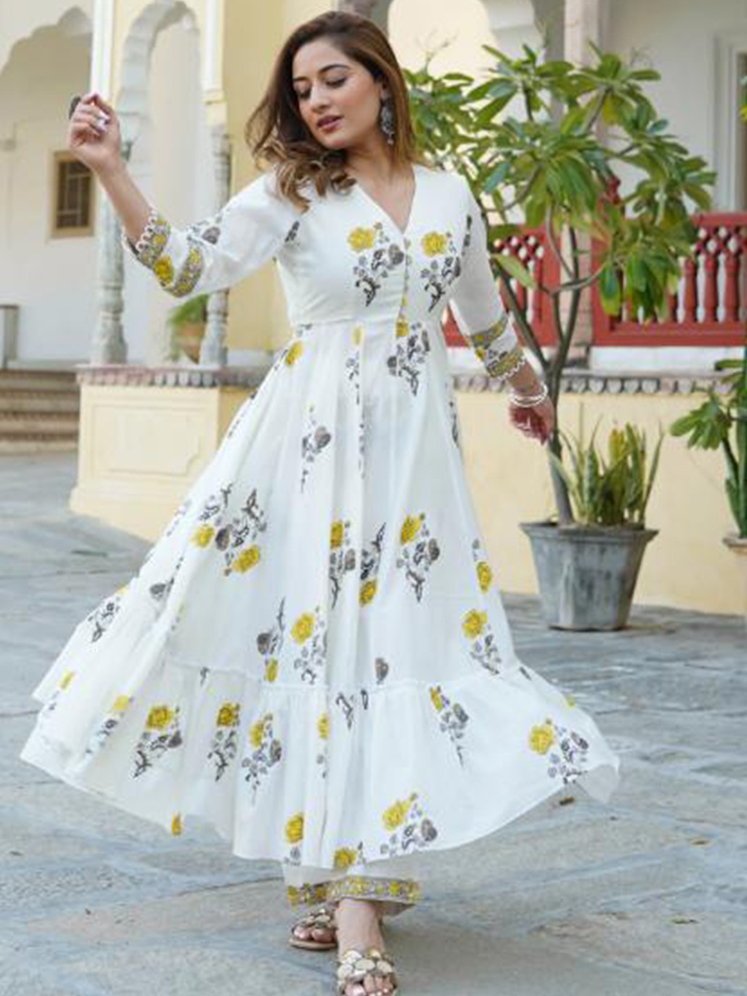 

KALINI Floral Printed Regular Anarkali Kurta With Trousers, White