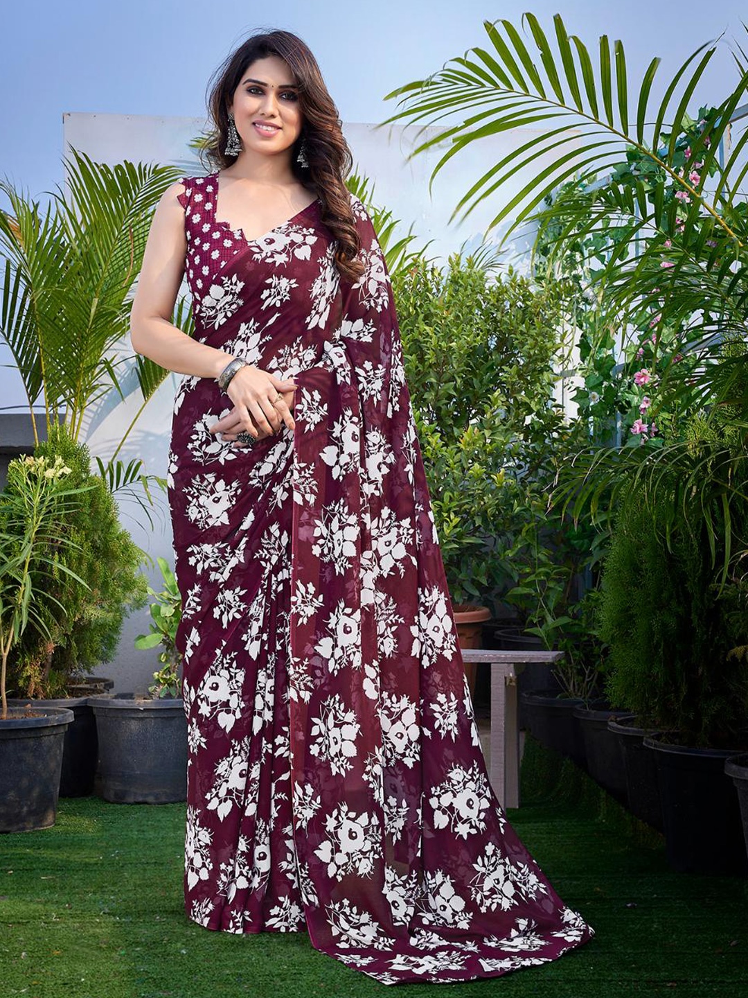 

Moda Rapido Floral Printed Saree, Maroon