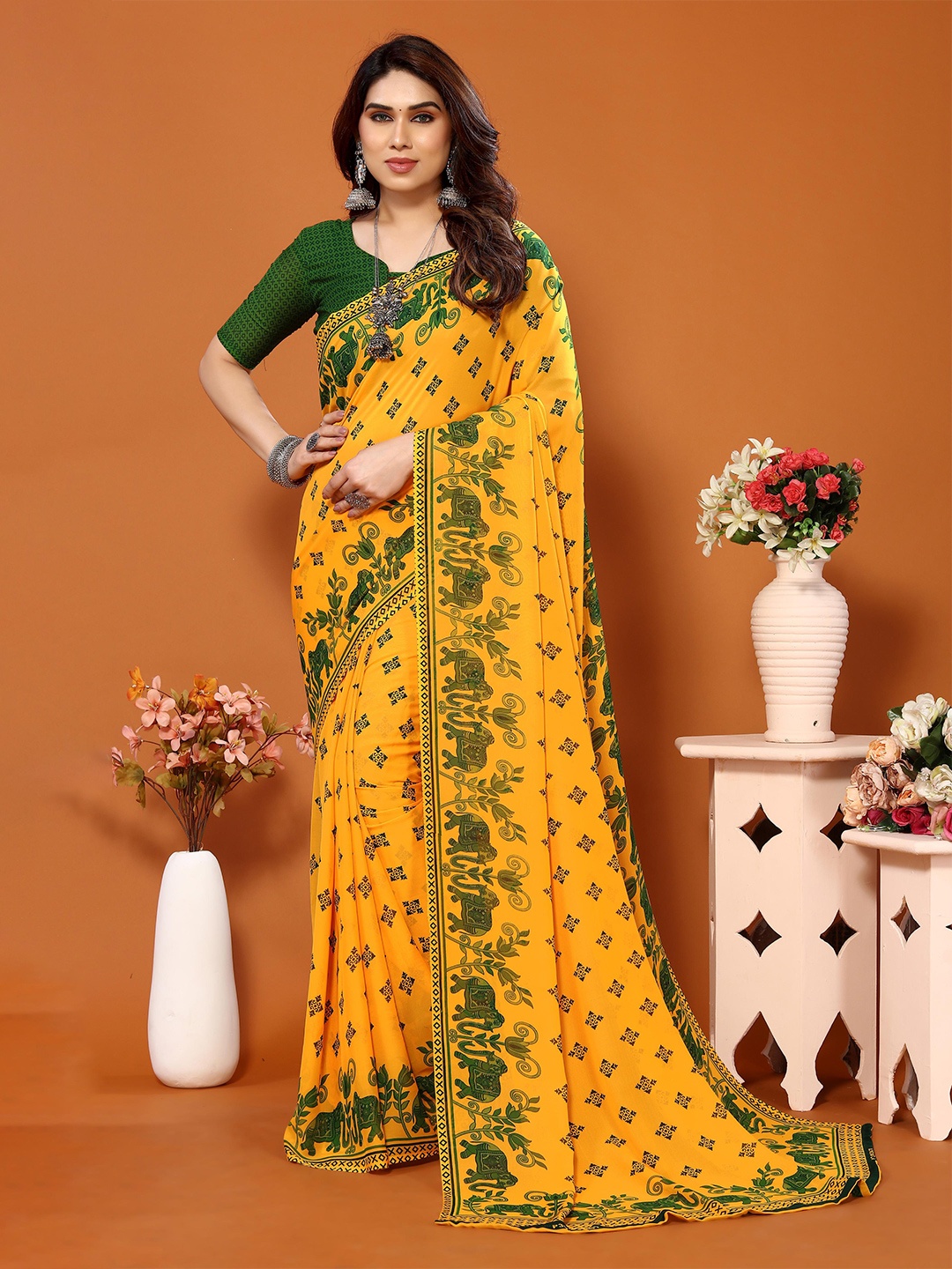 

Moda Rapido Ethnic Motifs Printed Saree, Yellow