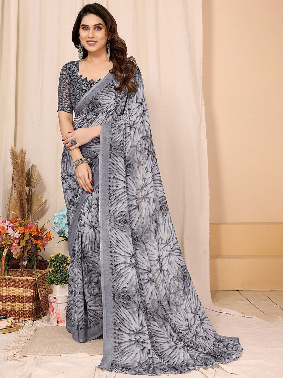 

Moda Rapido Printed Poly Georgette Saree, Grey
