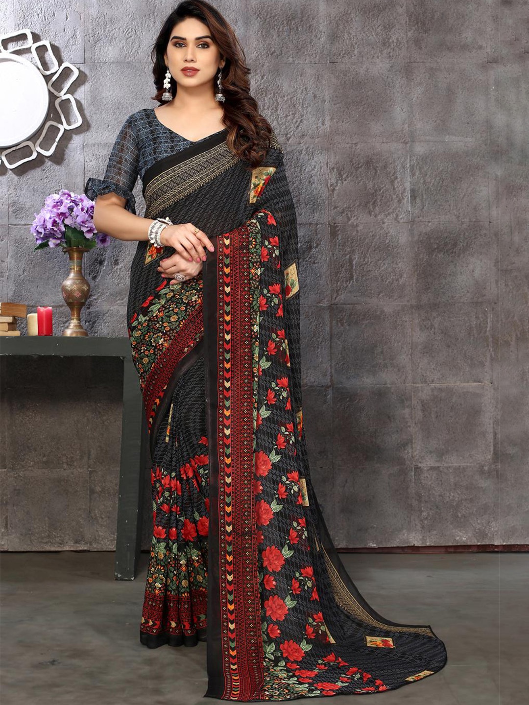 

ANAND SAREES Floral Printed Saree, Black