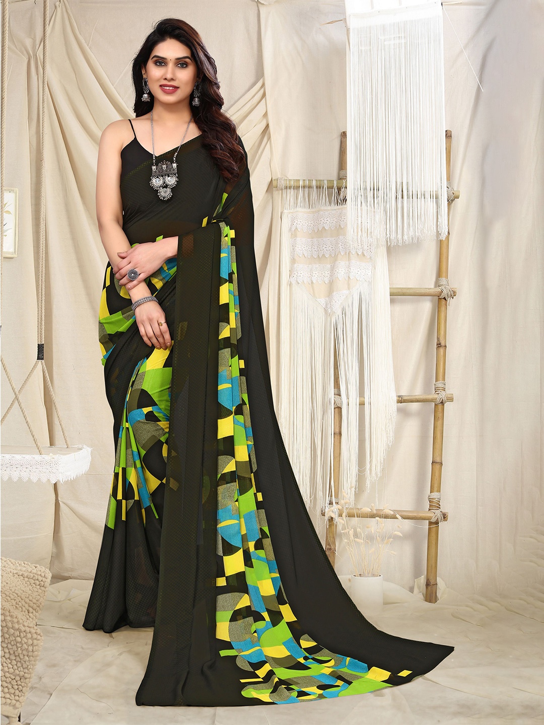 

ANAND SAREES Geometric Printed Saree, Black