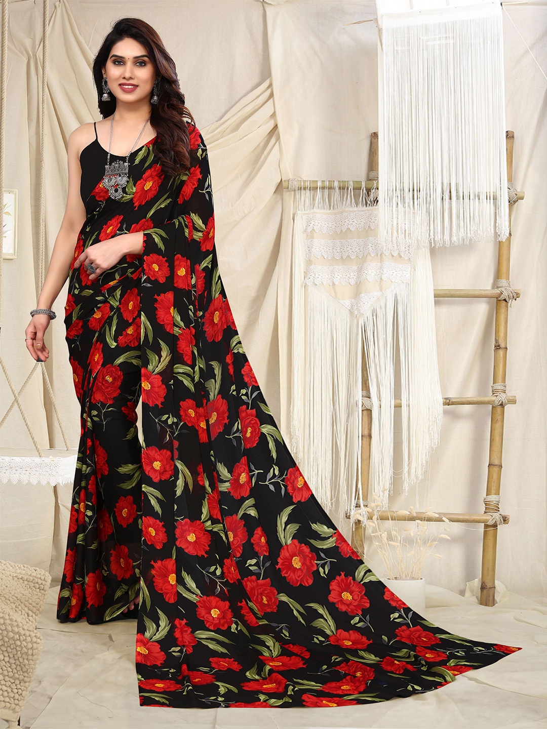 

ANAND SAREES Floral Printed Saree, Black