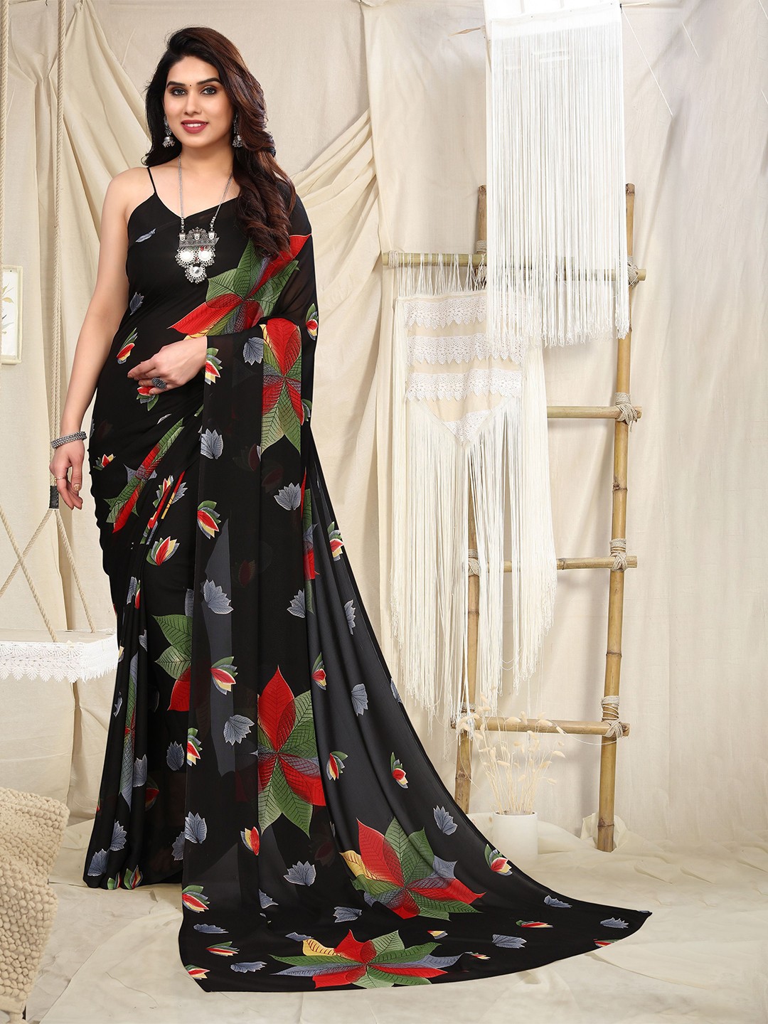 

ANAND SAREES Floral Printed Saree, Black