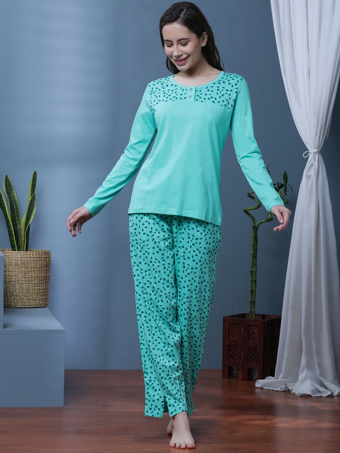 

Slumber Jill Abstract Printed Long Sleeves Pure Cotton Night suit, Green