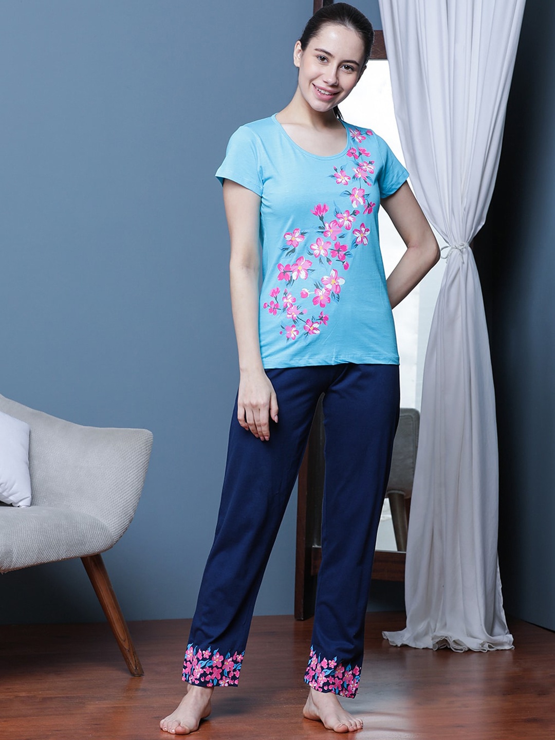 

Slumber Jill Floral Printed Pure Cotton T-shirt With Pyjamas, Blue