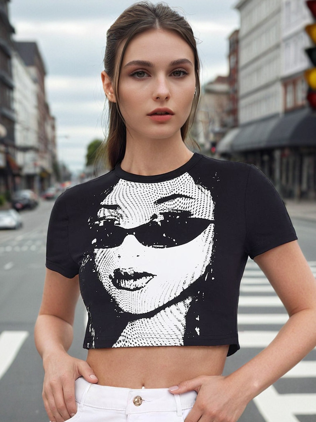 

Stylecast X Slyck Black Graphic Printed Crop Top