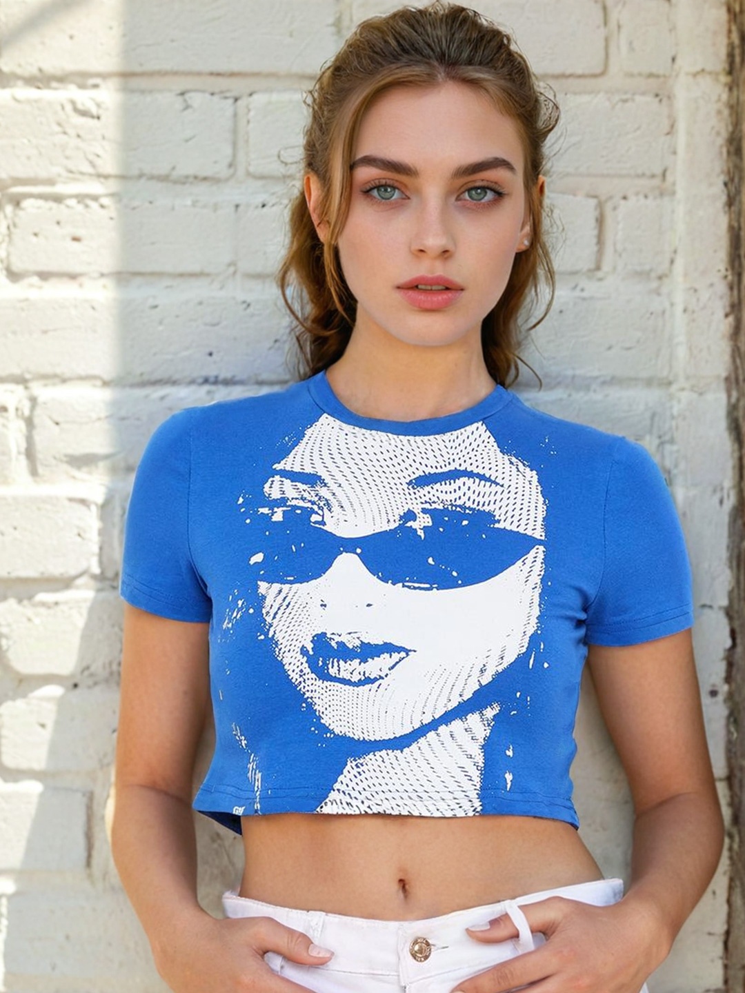 

Stylecast X Slyck Blue Graphic Printed Crop Top