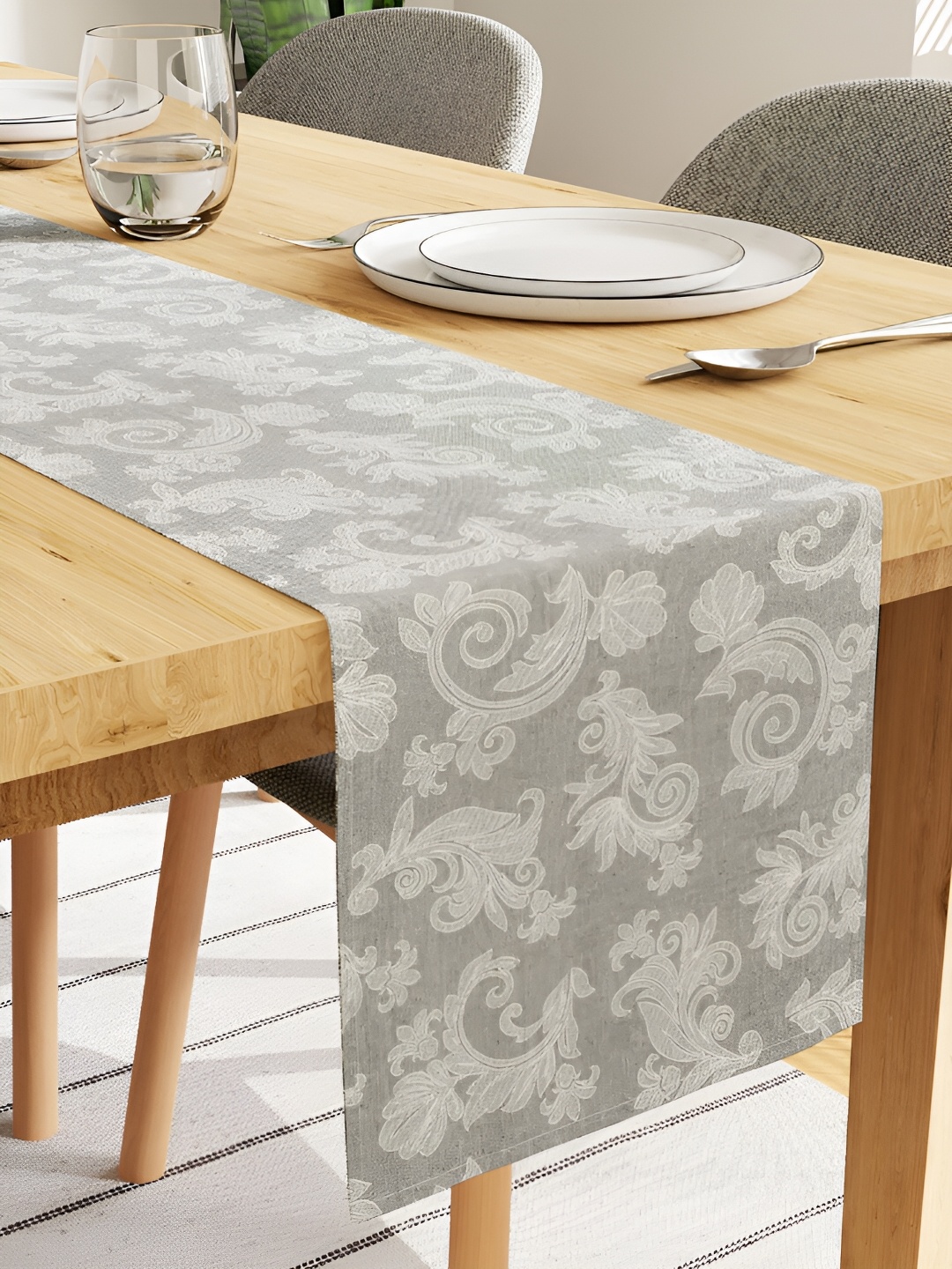 

Encasa Homes Grey & White Ethnic Motifs Printed Table Runner