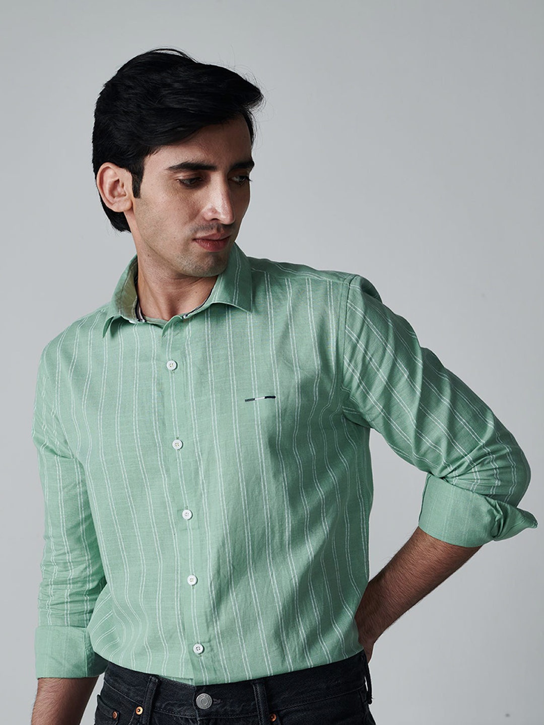 

OFFCUTS Classic Vertical Striped Cutaway Collar Cotton Linen Casual Shirt, Green